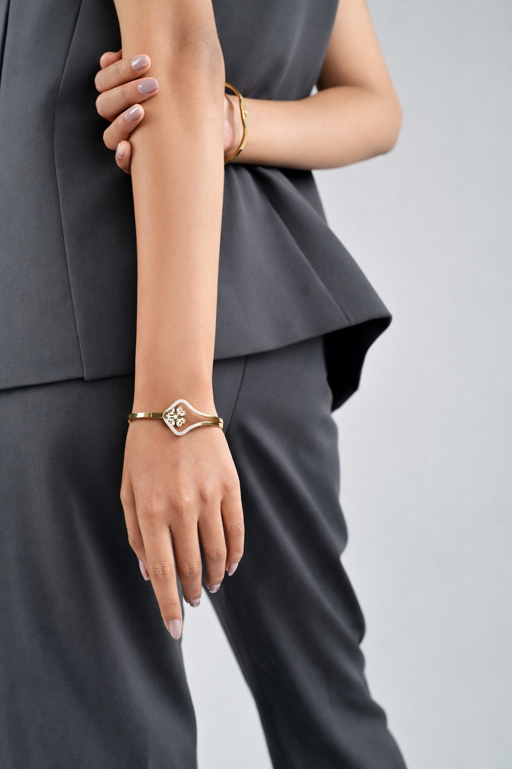 Gold Clover Diamond Anti-Tarnish Bracelet - Image 3